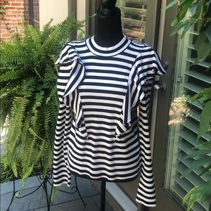 Long sleeved super cute shirt!!